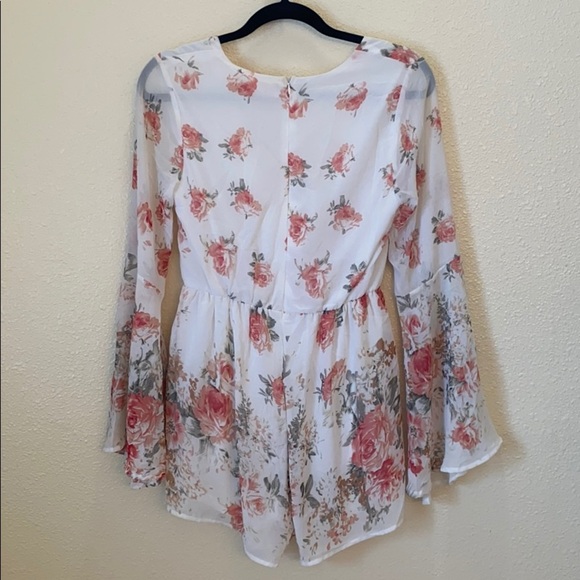 Reverse | Bell Sleeve Romper - Picture 3 of 3